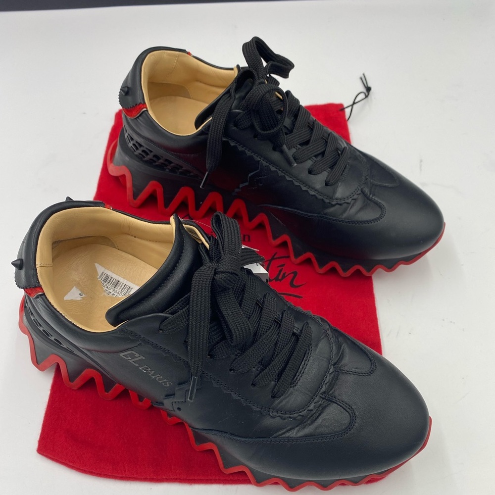 Women’s Christian Louboutin loubishark low top sneakers size 39 made in Italy